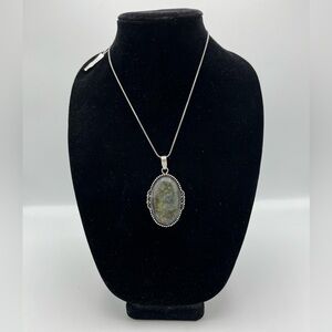 NWT-Labradorite pendant German silver necklace